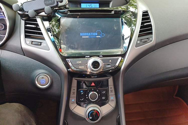 Used Hyundai Elantra (5th Generation / Langdong) 2015 1.6L Manual Leading Model Audio And AC Panel