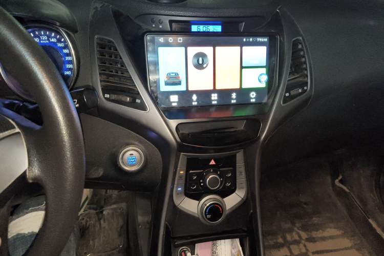 Used Hyundai Elantra (5th Generation / Langdong) 2015 1.6L Automatic Leading Model Audio And AC Panel