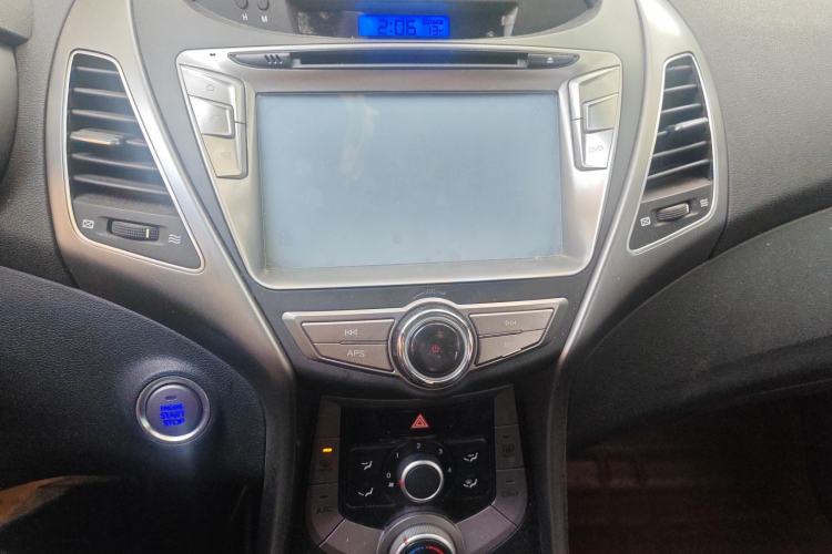 Used Hyundai Elantra (5th Generation / Langdong) 2015 1.6L Manual Leading Model Audio And AC Panel