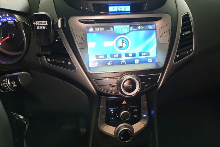 Used Hyundai Elantra (5th Generation / Langdong) 2015 1.6L Automatic Fashion Model Audio And AC Panel