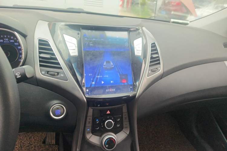 Used Hyundai Elantra (5th Generation / Langdong) 2015 1.6L Automatic Leading Model Audio And AC Panel