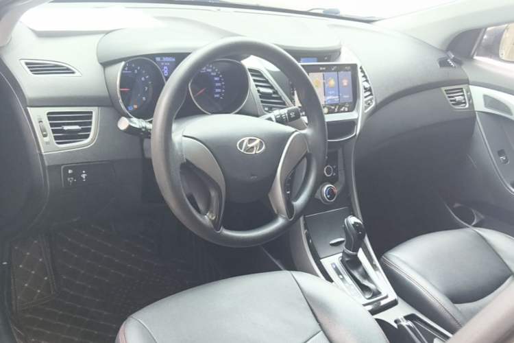 Used Hyundai Elantra (5th Generation / Langdong) 2015 1.6L Automatic Leading Model Center Console