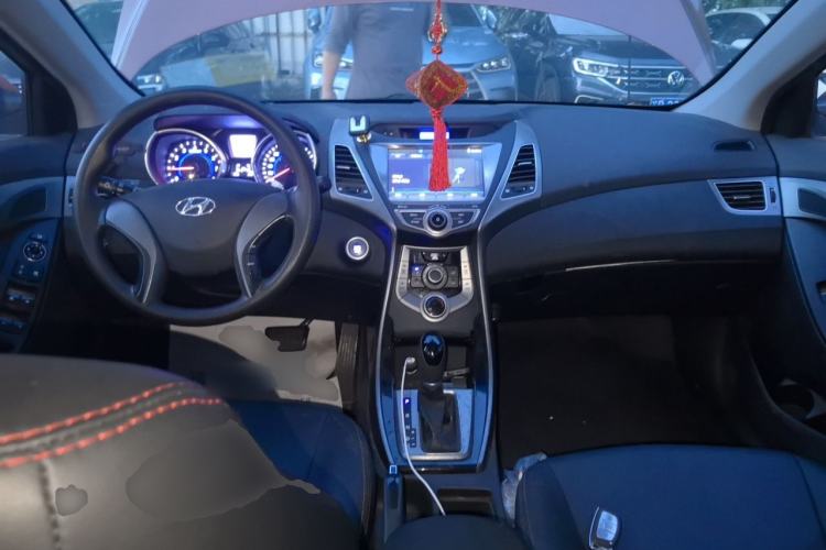 Used Hyundai Elantra (5th Generation / Langdong) 2015 1.6L Automatic Leading Model Center Console