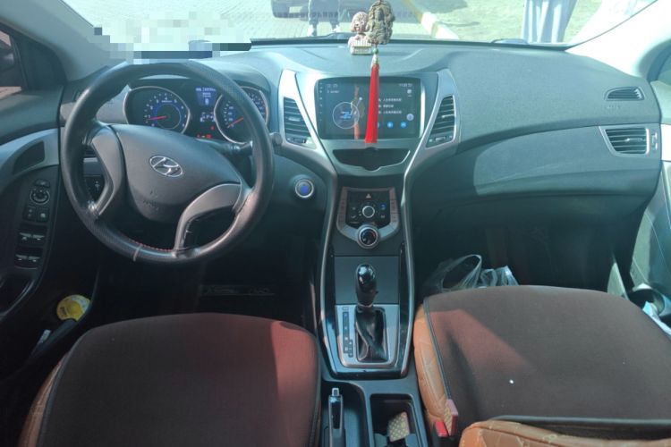 Used Hyundai Elantra (5th Generation / Langdong) 2015 1.6L Automatic Leading Model Center Console
