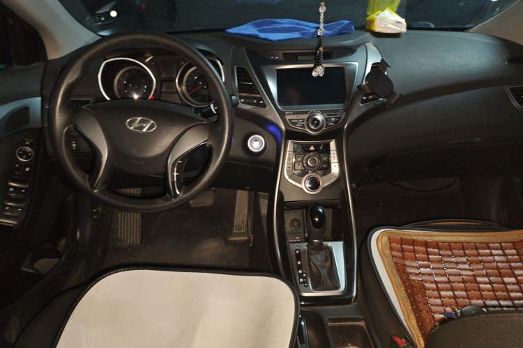 Used Hyundai Elantra (5th Generation / Langdong) 2015 1.6L Automatic Luxury Model Center Console