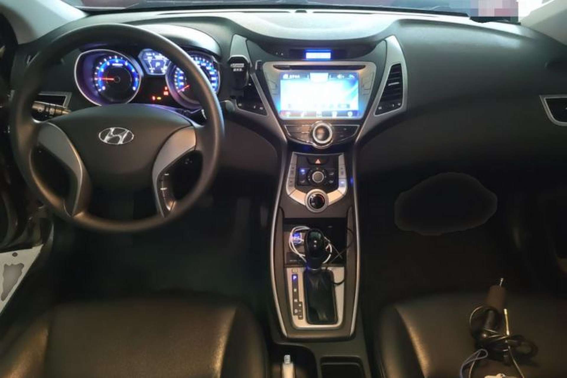 Used Hyundai Elantra (5th Generation / Langdong) 2015 1.6L Automatic Fashion Model Center Console