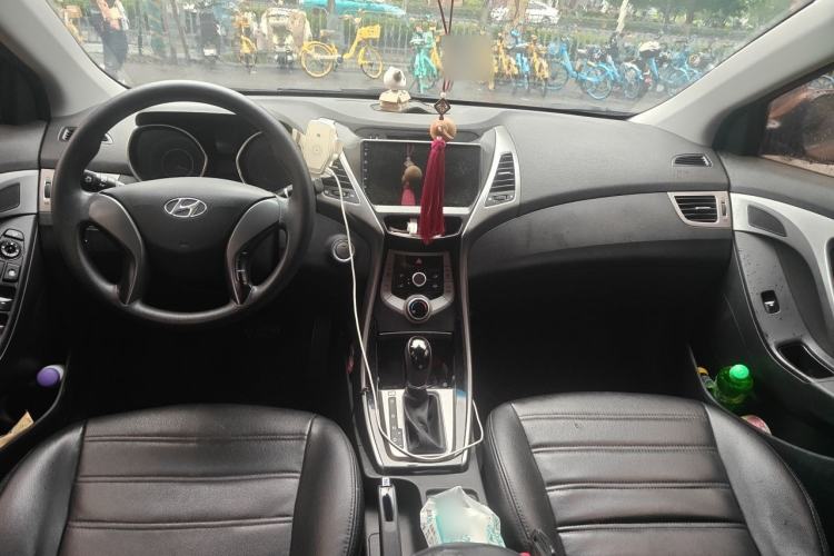 Used Hyundai Elantra (5th Generation / Langdong) 2015 1.6L Automatic Leading Model Center Console
