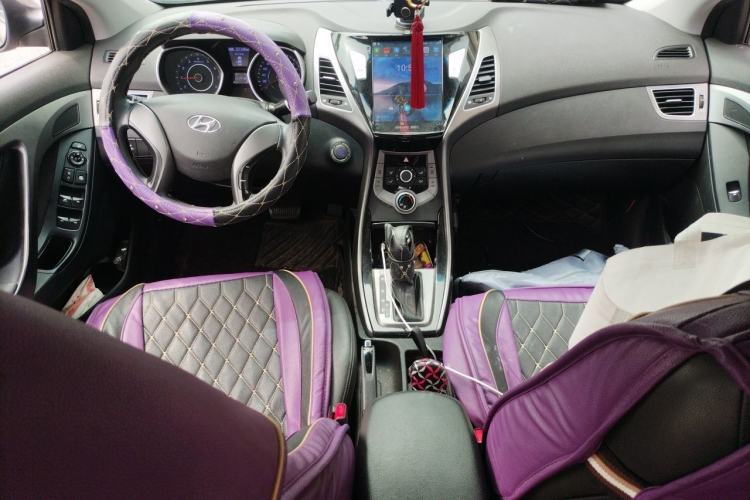 Used Hyundai Elantra (5th Generation / Langdong) 2015 1.6L Automatic Leading Model Center Console