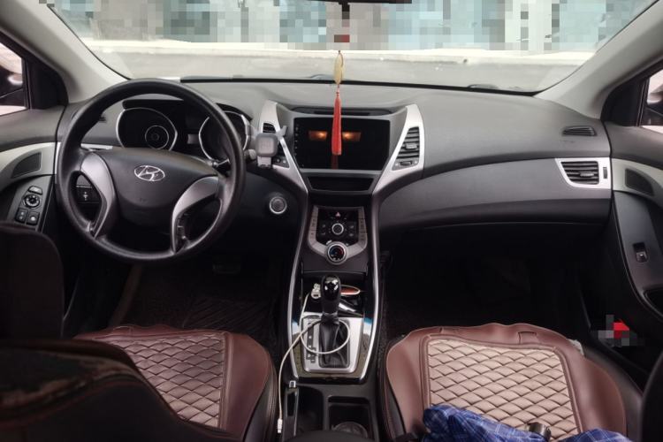 Used Hyundai Elantra (5th Generation / Langdong) 2015 1.6L Automatic Leading Model Center Console