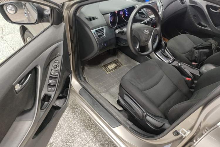Used Hyundai Elantra (5th Generation / Langdong) 2015 1.6L Automatic Leading Model Driver Seat