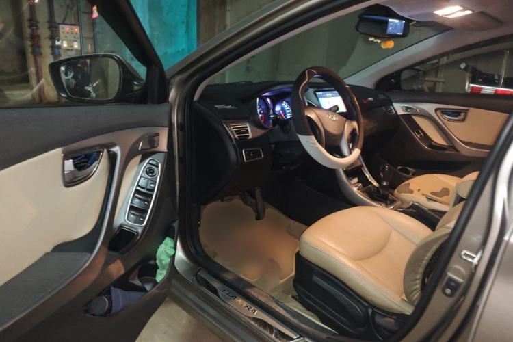 Used Hyundai Elantra (5th Generation / Langdong) 2015 1.6L Manual Leading Model Driver Seat