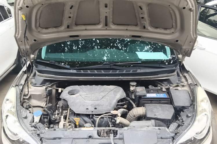 Used Hyundai Elantra (5th Generation / Langdong) 2015 1.6L Automatic Leading Model Engine Bay