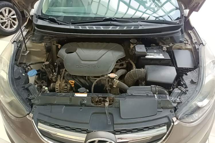 Used Hyundai Elantra (5th Generation / Langdong) 2015 1.6L Automatic Fashion Model Engine Bay