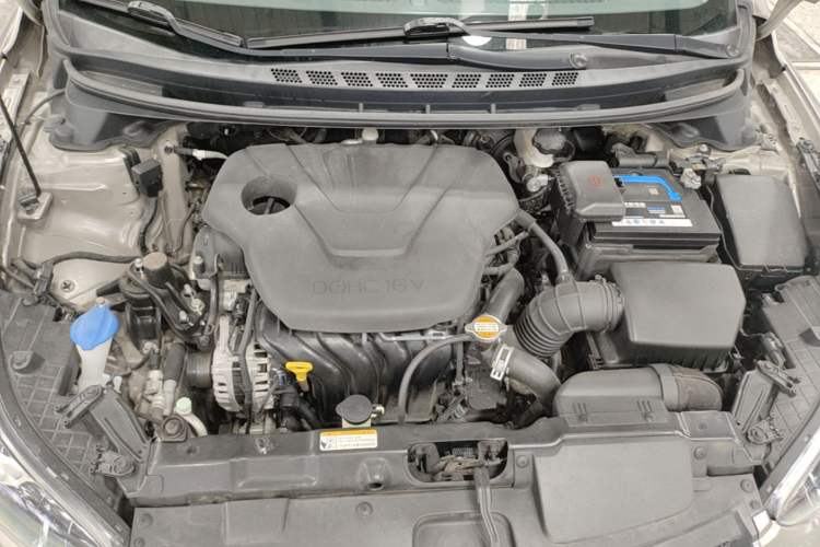 Used Hyundai Elantra (5th Generation / Langdong) 2015 1.6L Automatic Leading Model Engine Bay