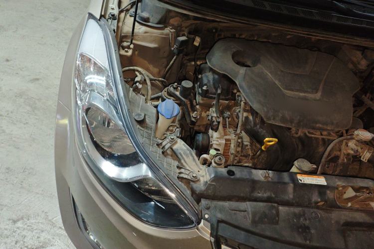 Used Hyundai Elantra (5th Generation / Langdong) 2015 1.6L Automatic Luxury Model Engine Bay Right