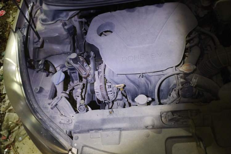 Used Hyundai Elantra (5th Generation / Langdong) 2015 1.6L Automatic Luxury Model Engine Bay Right