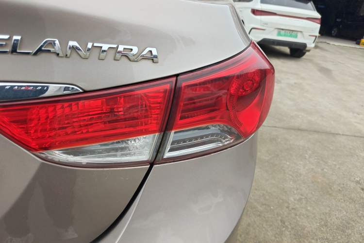 Used Hyundai Elantra (5th Generation / Langdong) 2015 1.6L Automatic Leading Model Exterior 3