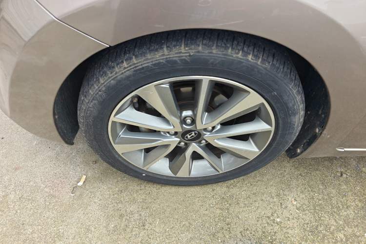 Used Hyundai Elantra (5th Generation / Langdong) 2015 1.6L Automatic Leading Model Exterior 4