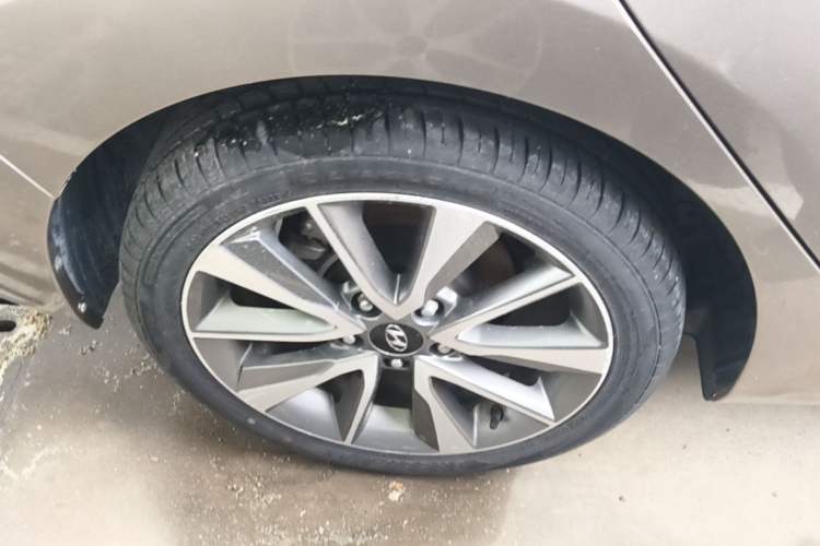 Used Hyundai Elantra (5th Generation / Langdong) 2015 1.6L Automatic Leading Model Exterior 5