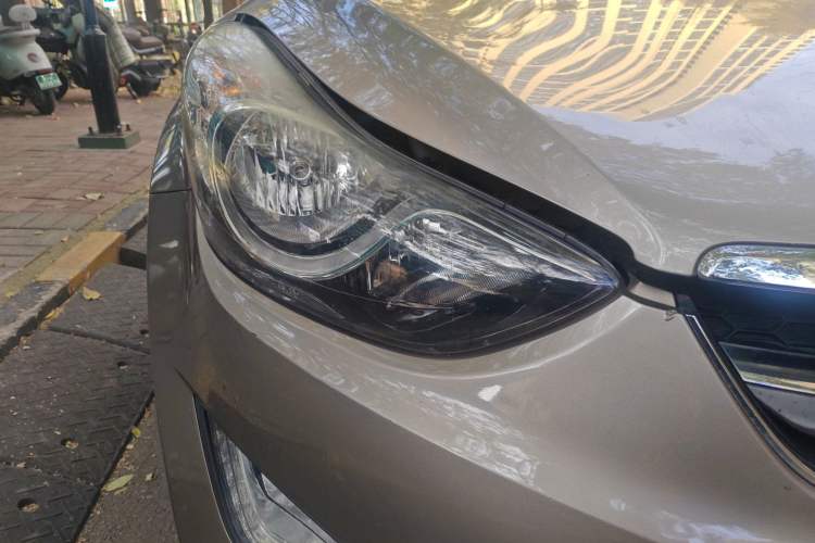 Used Hyundai Elantra (5th Generation / Langdong) 2015 1.6L Manual Leading Model Exterior 6