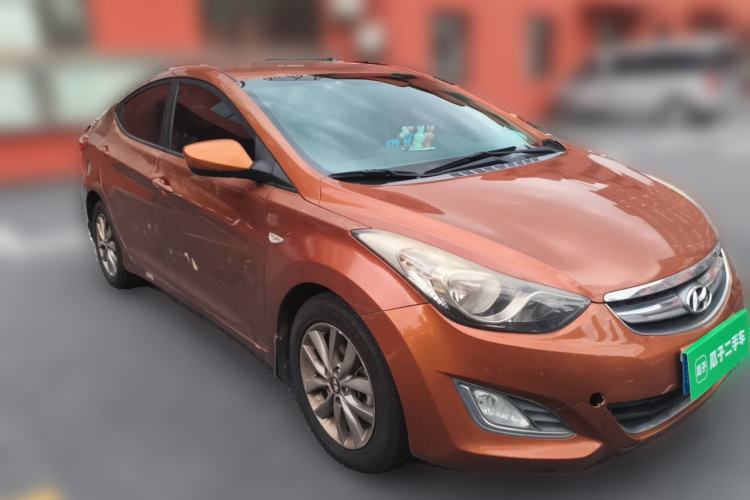 Used Hyundai Elantra (5th Generation / Langdong) 2015 1.6L Automatic Fashion Model Front Right 45 Deg