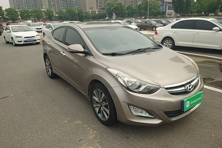 Used Hyundai Elantra (5th Generation / Langdong) 2015 1.6L Automatic Luxury Model Front Right 45 Deg