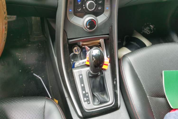 Used Hyundai Elantra (5th Generation / Langdong) 2015 1.6L Automatic Leading Model Gear Lever