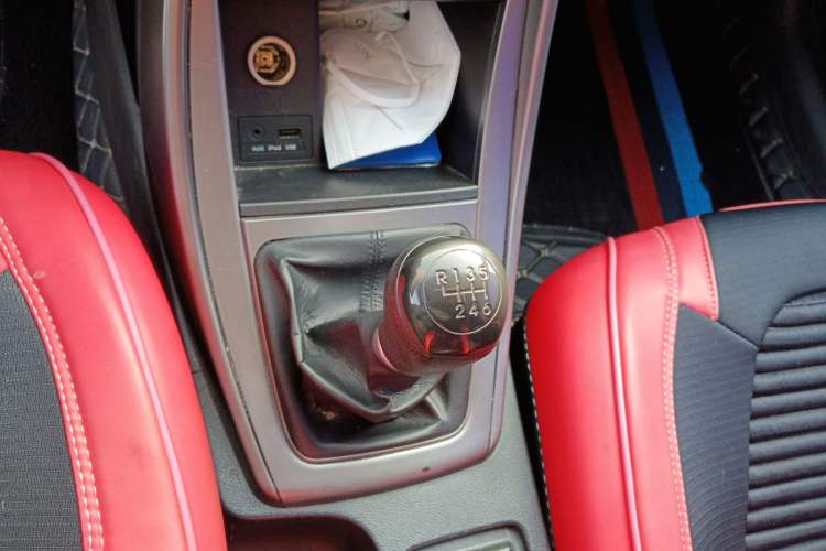 Used Hyundai Elantra (5th Generation / Langdong) 2015 1.6L Manual Fashion Edition Gear Lever