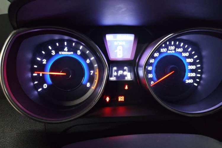 Used Hyundai Elantra (5th Generation / Langdong) 2015 1.6L Automatic Luxury Model Instrument Cluster