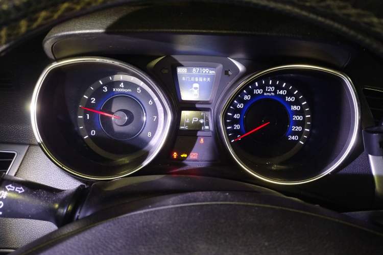 Used Hyundai Elantra (5th Generation / Langdong) 2015 1.6L Automatic Luxury Model Instrument Cluster
