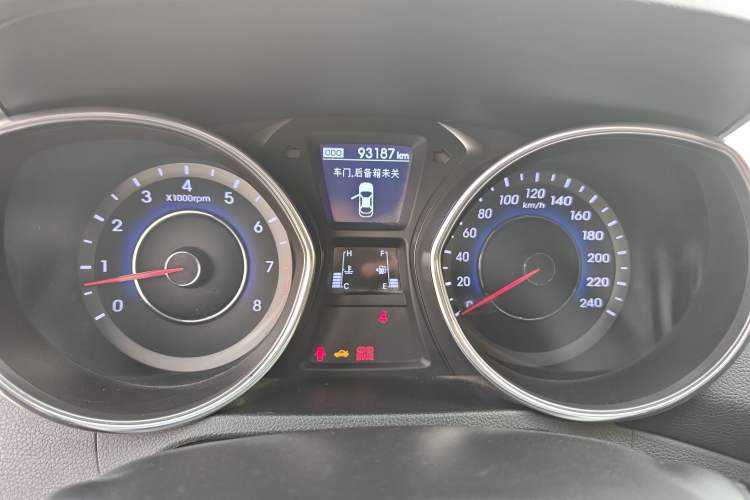 Used Hyundai Elantra (5th Generation / Langdong) 2015 1.6L Manual Leading Model Instrument Cluster