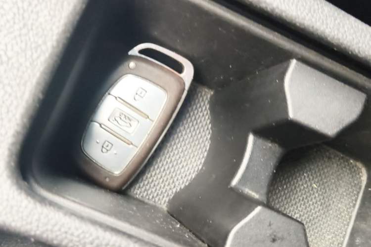 Used Hyundai Elantra (5th Generation / Langdong) 2015 1.6L Automatic Leading Model Interior 1