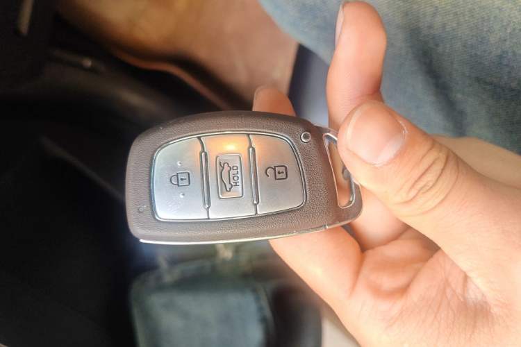 Used Hyundai Elantra (5th Generation / Langdong) 2015 1.6L Manual Leading Model Interior 1