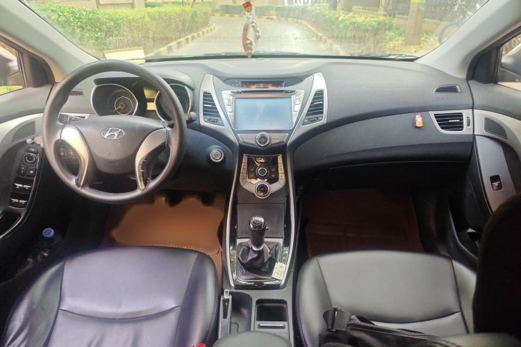 Used Hyundai Elantra (5th Generation / Langdong) 2015 1.6L Manual Leading Model Interior 2