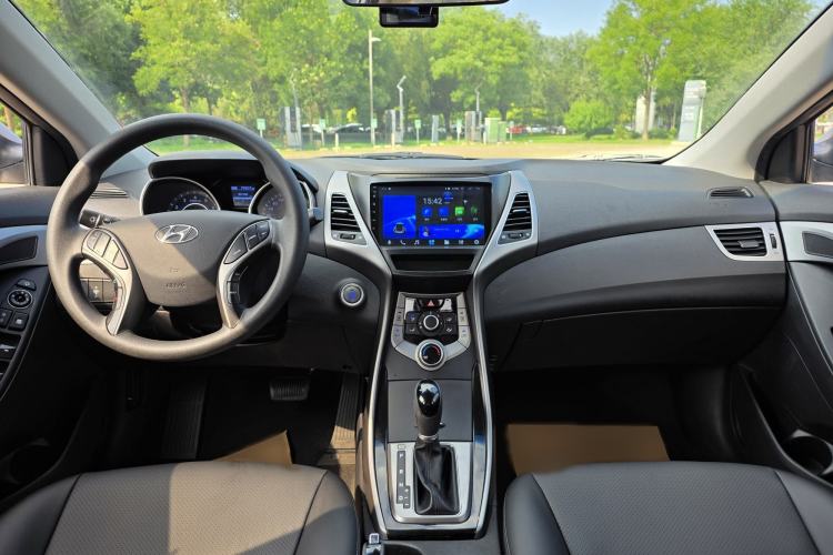 Used Hyundai Elantra (5th Generation / Langdong) 2015 1.6L Automatic Leading Model Interior 3
