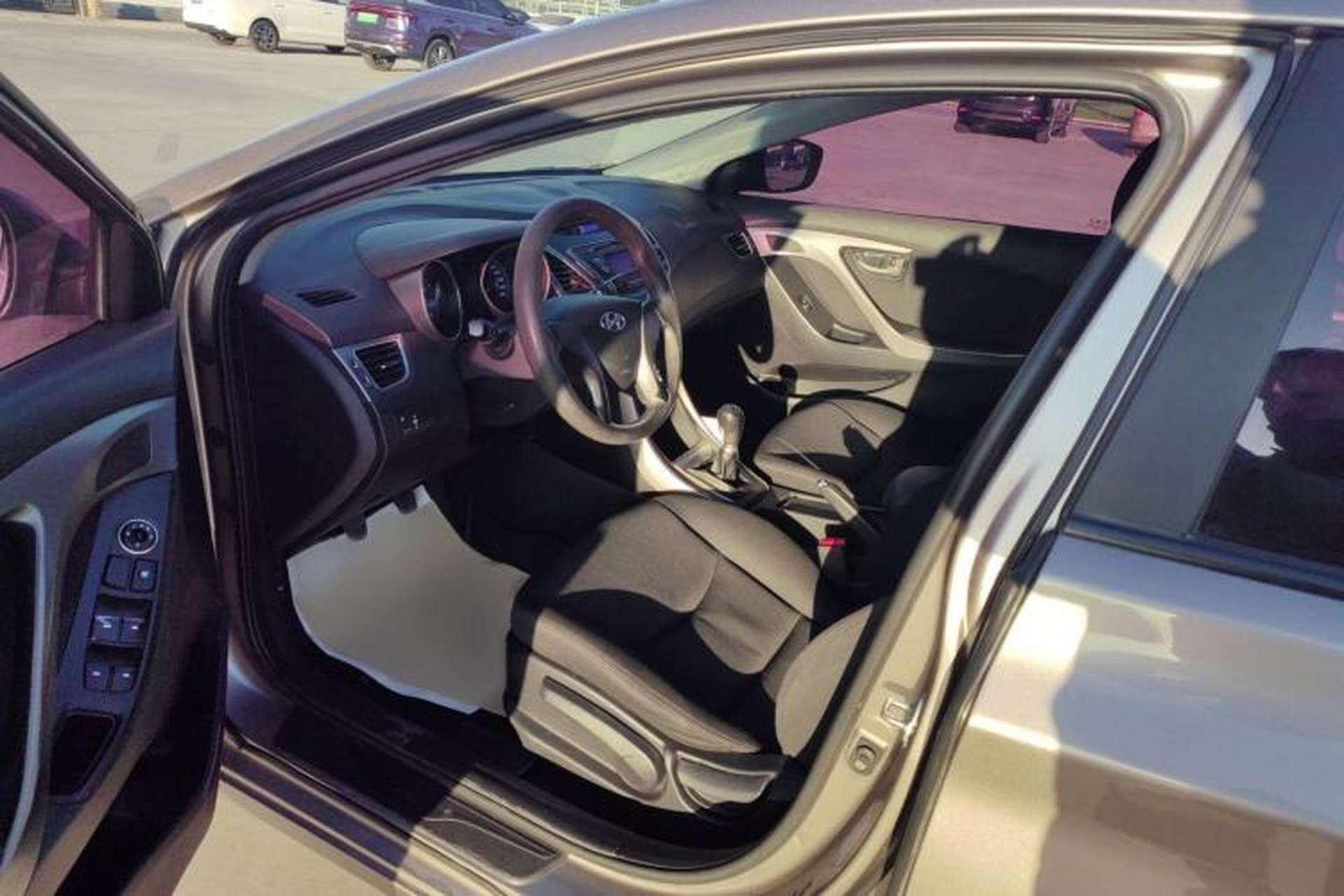 Used Hyundai Elantra (5th Generation / Langdong) 2015 1.6L Manual Fashion Edition Interior 4
