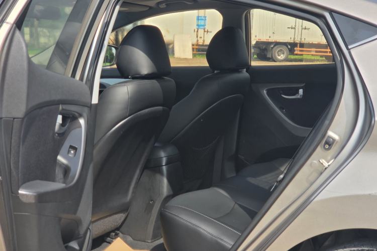 Used Hyundai Elantra (5th Generation / Langdong) 2015 1.6L Automatic Leading Model Interior 4