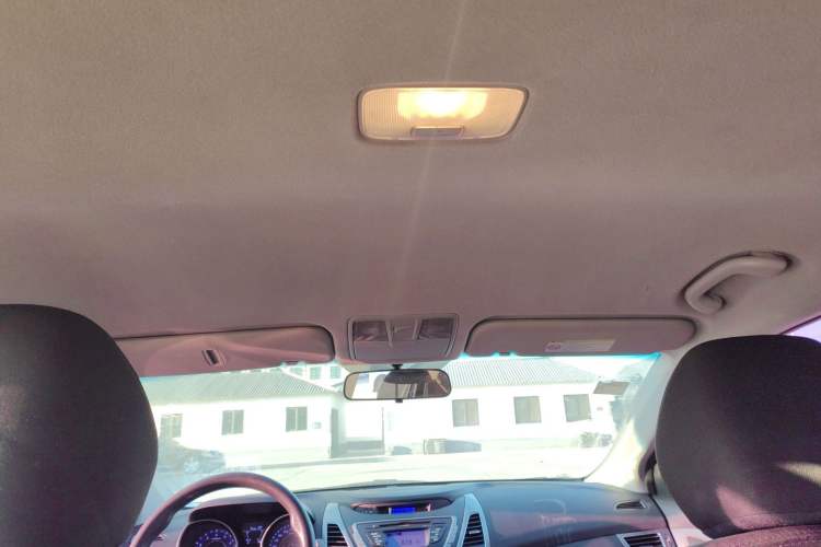 Used Hyundai Elantra (5th Generation / Langdong) 2015 1.6L Manual Fashion Edition Interior 6
