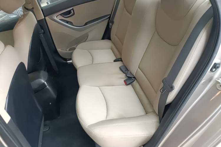 Used Hyundai Elantra (5th Generation / Langdong) 2015 1.6L Automatic Fashion Model Left Rear Seat