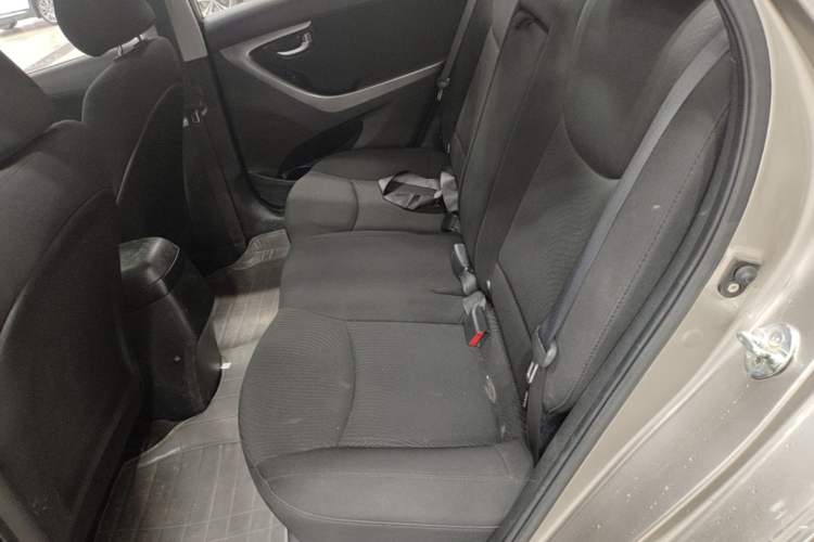Used Hyundai Elantra (5th Generation / Langdong) 2015 1.6L Automatic Leading Model Left Rear Seat