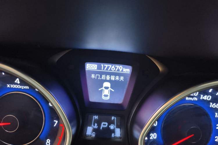 Used Hyundai Elantra (5th Generation / Langdong) 2015 1.6L Automatic Leading Model Odometer Close Up