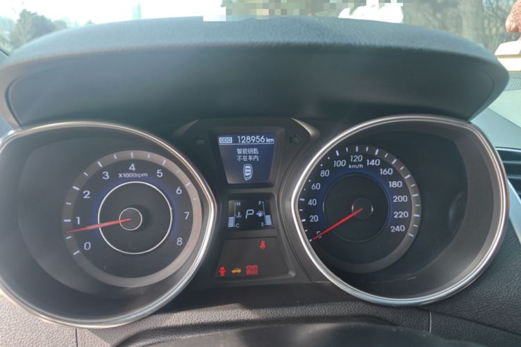 Used Hyundai Elantra (5th Generation / Langdong) 2015 1.6L Automatic Leading Model Odometer Close Up
