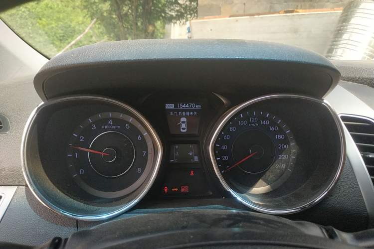 Used Hyundai Elantra (5th Generation / Langdong) 2015 1.6L Manual Leading Model Odometer Close Up