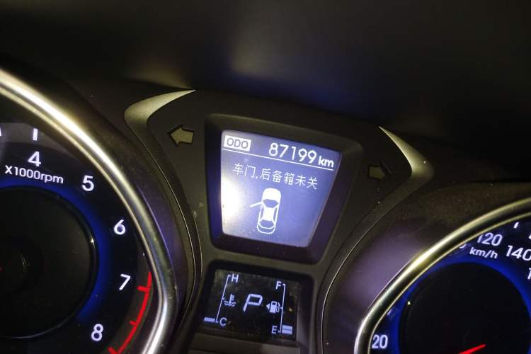 Used Hyundai Elantra (5th Generation / Langdong) 2015 1.6L Automatic Luxury Model Odometer Close Up