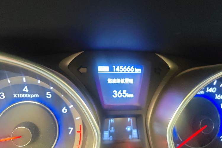 Used Hyundai Elantra (5th Generation / Langdong) 2015 1.6L Manual Leading Model Odometer Close Up