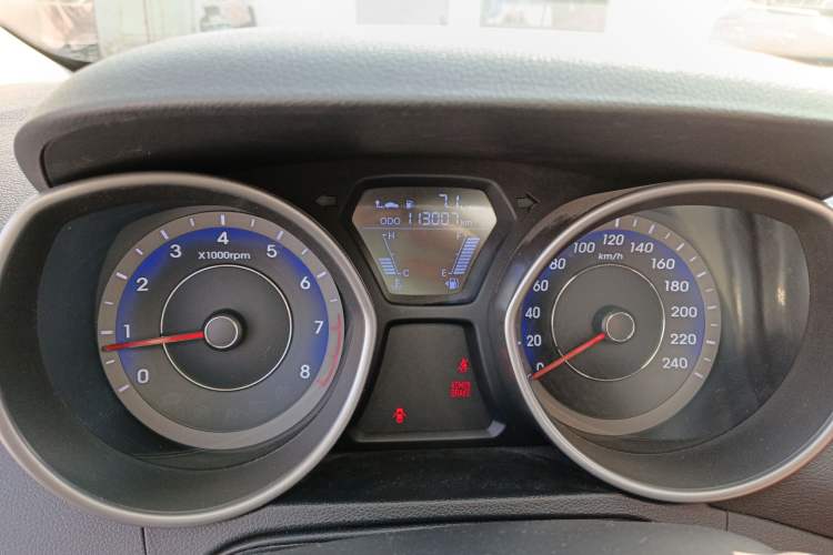 Used Hyundai Elantra (5th Generation / Langdong) 2015 1.6L Manual Fashion Edition Odometer Close Up
