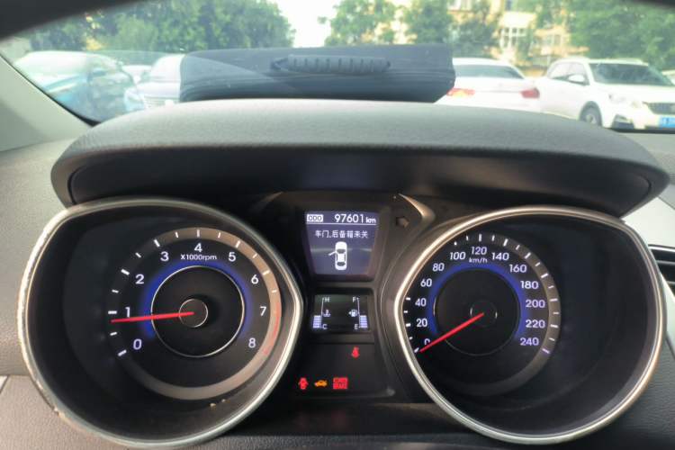 Used Hyundai Elantra (5th Generation / Langdong) 2015 1.6L Manual Leading Model Odometer Close Up