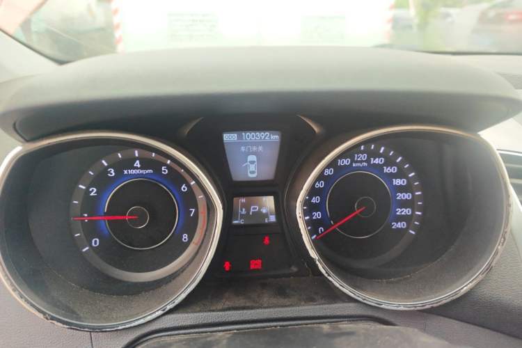 Used Hyundai Elantra (5th Generation / Langdong) 2015 1.6L Automatic Leading Model Odometer Close Up