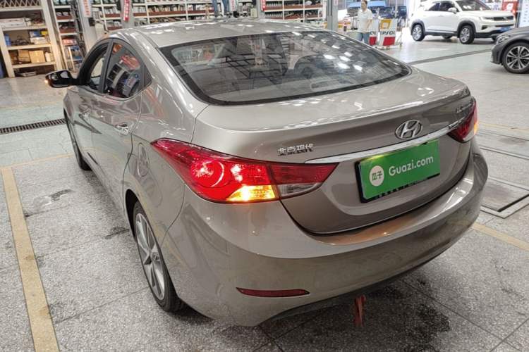 Used Hyundai Elantra (5th Generation / Langdong) 2015 1.6L Automatic Leading Model Rear Left 45 Deg