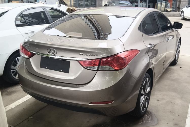 Used Hyundai Elantra (5th Generation / Langdong) 2015 1.6L Automatic Leading Model Rear Right 45 Deg